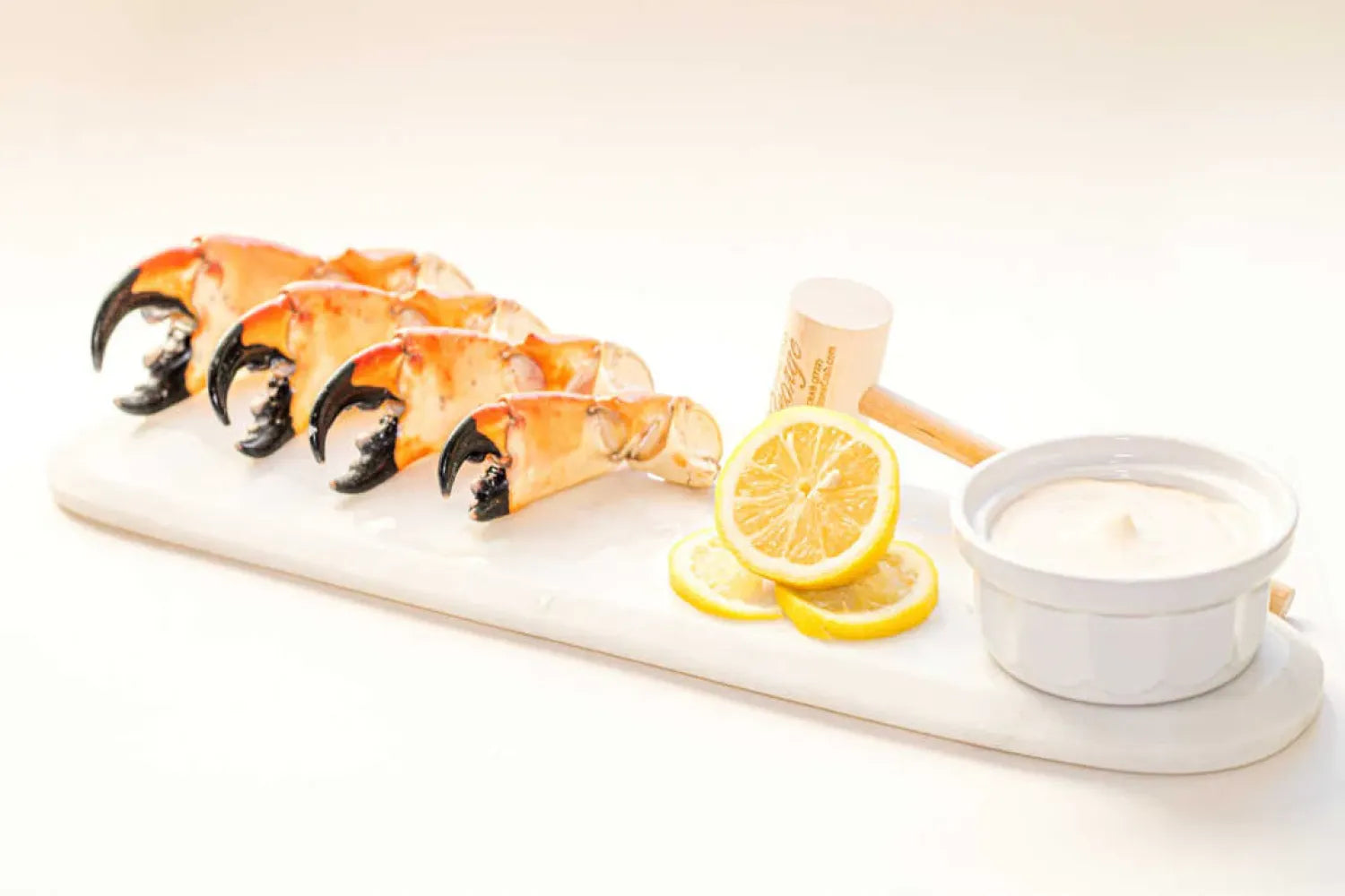 10 Types of Crab Sauce: King Crab and Stone Crab