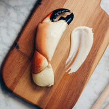 Load image into Gallery viewer, Classic: Large Claws Dinner For 6 &amp; Key Lime Pie
